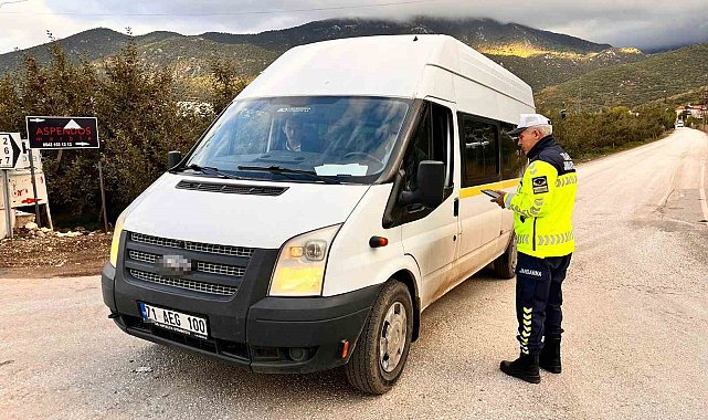 Eğirdir'de kurallara uymayan 2 işçi servisine cezai işlem uygulandı
