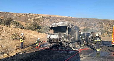 Ekmek teknesi yanan tır sürücüsü göz yaşlarına boğuldu