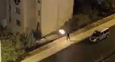 Elazığ'da 1 kişinin yaralandığı eve pompalı tüfekli saldırı anı kamerada