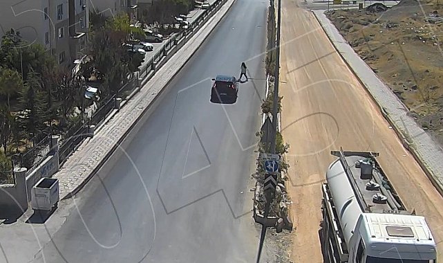 Elazığ'da aracın çarptığı kadın 19 gündür yaşam savaşı veriyor: Kaza anı kamerada