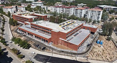 Elazığ'da CHP'li belediyelerin yapımını üstlendiği okul halen bitmedi