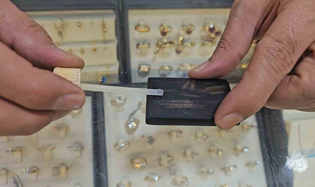 Elazığ'da kuyumculardan sahte altına karşı mihenk taşlı önlem