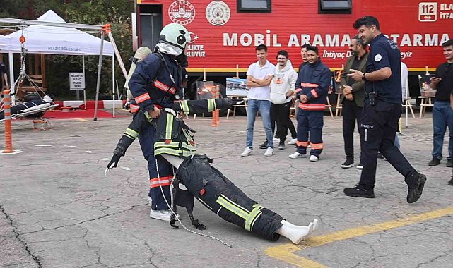 Elazığ'da öğrenciler, itfaiye eğitimlerinde ter döktü