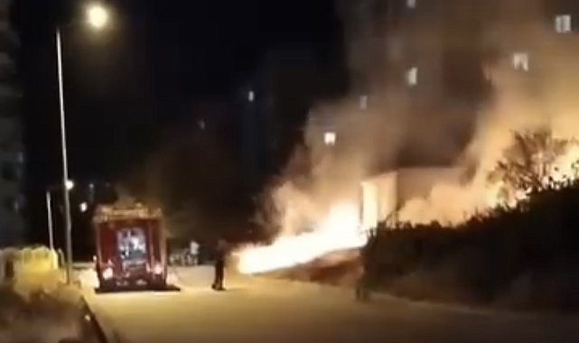 Elazığ'da otluk alanda çıkan yangın söndürüldü