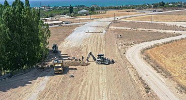 Elmalık yolunda yıkım çalışmaları yapılıyor