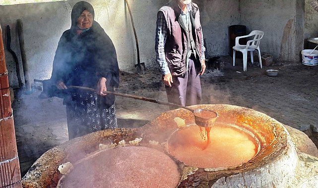 Emet Yağcık köyünde yöresel ve organik pekmez üretim evinde inceleme