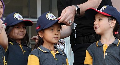 Emniyet müdüründen şehit polise vefa: Şehidin oğlunu okuldan alıp evine bıraktı