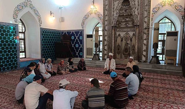 Engelli bireyler Muradiye Külliyesi'nde
