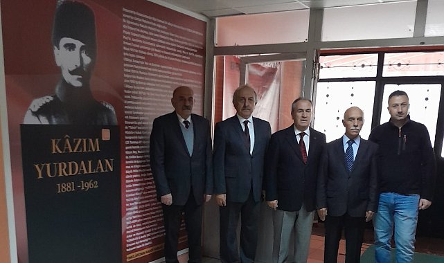 ER-VAK'tan Kazım Yurdalan Ortaokulu'na kültür hizmeti