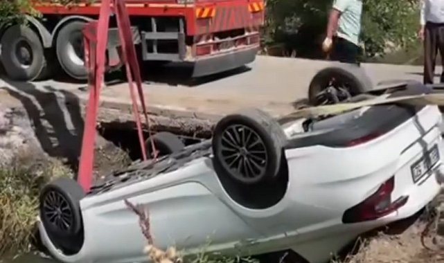 Erciş'te otomobil su kanala uçtu: 3 yaralı