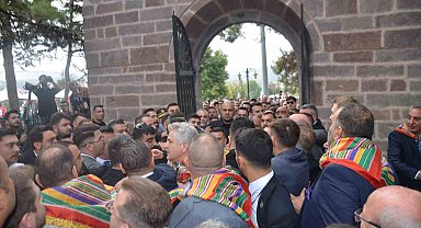 Ertuğrulgazi Türbesi önünde gerginlik