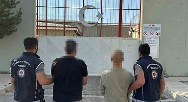 Erzincan'da 21 kaçak göçmen yakalandı, 2 organizatör tutuklandı