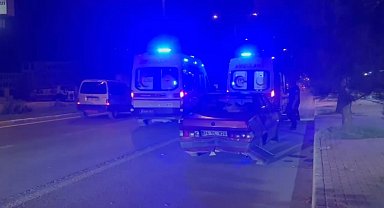 Erzincan'da iki otomobil çarpıştı: 3 yaralı