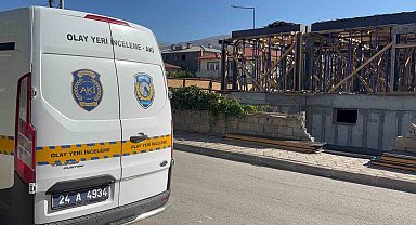 Erzincan'da inşaattan düşen işçi ağır yaralandı