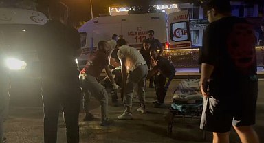 Erzincan'da motosiklet yayaya çarptı: 2 yaralı