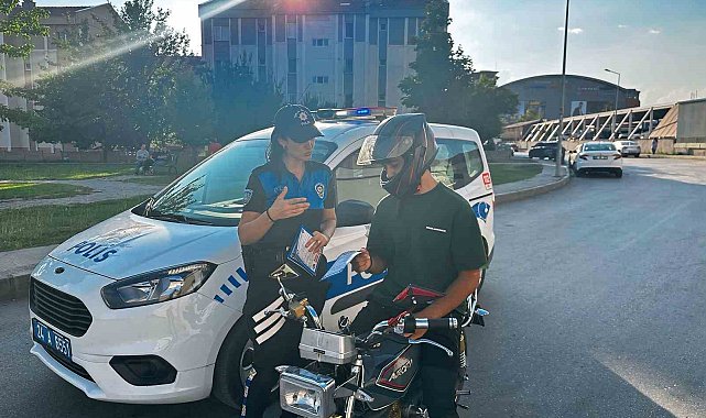 Erzincan'da polislerden sürücülere bilgilendirme