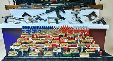 Erzincan'da silah operasyonu; 13 şüpheli yakalandı, 11 tabanca, 8 tüfek ele geçirildi