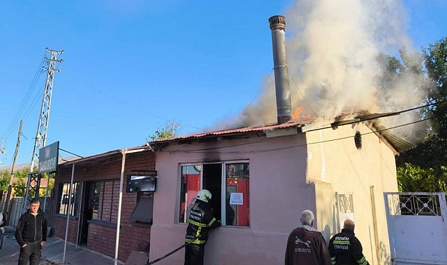 Erzincan'da tandır evi yandı