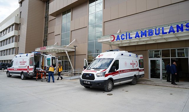 Erzincan'da trafik kazası: 5 yaralı