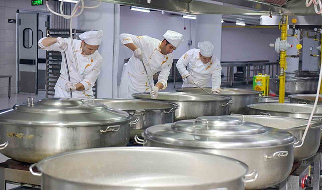 Esenyurt Belediyesi'nden Yıldız Aşevi'nde günlük yemek hizmeti