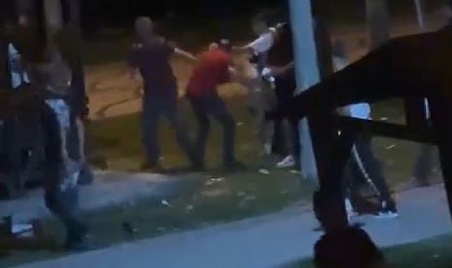 Esenyurt'ta gençler arasında tekmeli yumruklu kavga