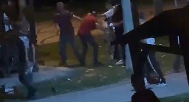 Esenyurt'ta gençler arasında tekmeli yumruklu kavga