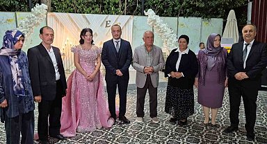 Eski TBMM Başkanı Çiçek'in esprili çıkışı geceye damga vurdu: "Meclis Başkanı racon keser, kurdele kesmez"