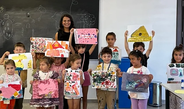 Eskişehir Sanat Sokağı'nda minik yetenekler sahneye çıktı