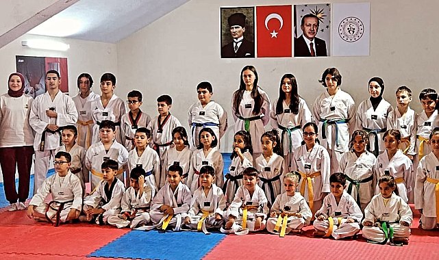 Eskişehir'de 40 taekwondo sporcusu kuşak atladı