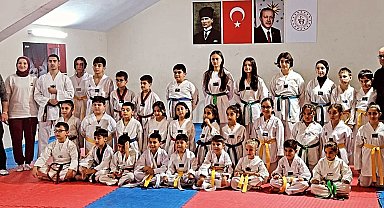 Eskişehir'de 40 taekwondo sporcusu kuşak atladı