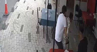 Esnafın Heimlich manevrası zihinsel engelli vatandaşın hayatını kurtardı