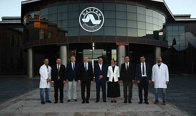 EVYAP Yönetim Kurulu Başkanı Mehmet Evyap, Rektör Hacımüftüoğlu'nun misafiri oldu