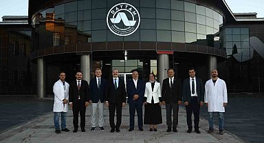 EVYAP Yönetim Kurulu Başkanı Mehmet Evyap, Rektör Hacımüftüoğlu'nun misafiri oldu