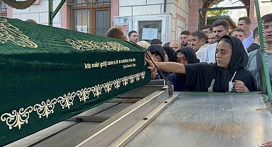 Eyüpsultan'da öldürülen 20 yaşındaki genç son yolculuğuna uğurlandı