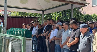 Fabrikada zehirlenerek hayatını kaybeden işçi toprağa verildi