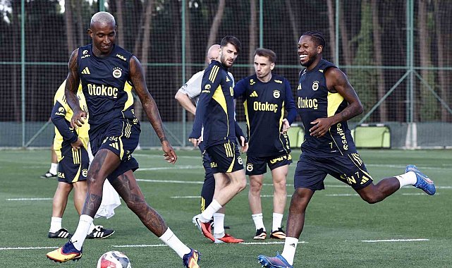 Fenerbahçe, Trabzonspor maçı öncesi kampa girdi