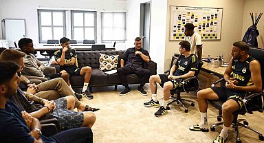 Fenerbahçe'de Başkan Sadettin Saran futbolcularla bir araya geldi