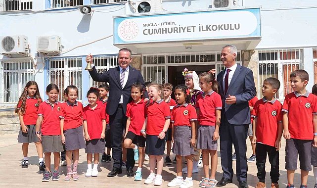 Fethiye Kaymakamı Akkaya: "Öğretmenlerinize bol bol soru sorun"