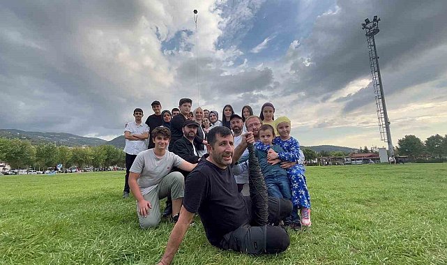 Filistin'in özgürlüğü için 15 metrelik uçurtmayı havalandırdılar