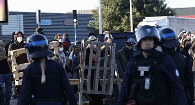 Fransa'da "Her şeyi durduralım" protestosu: Yollar kapatıldı, 103 kişi gözaltına alındı