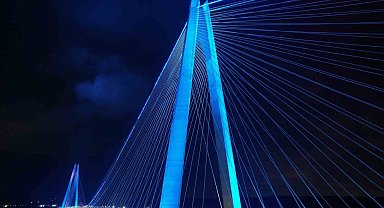 FSM ve Yavuz Sultan Selim köprüleri maviye büründü