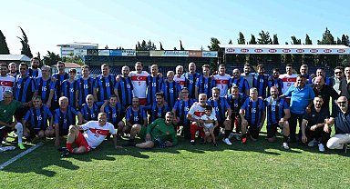 Futbolun efsaneleri Karacabey için sahaya çıktı