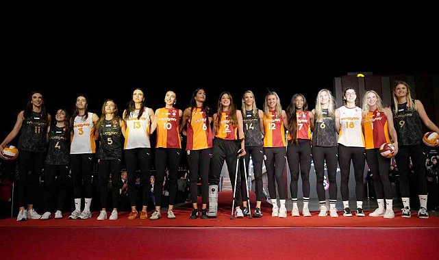 Galatasaray Adası'nda forma lansmanı gecesi
