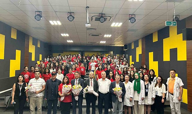 Gaziler, gençlere vatan ve bayrak sevgisini anlattı