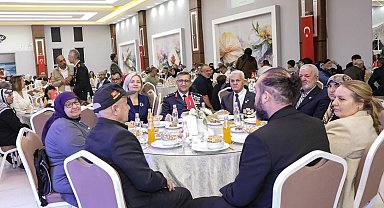 Gaziler ve şehit aileleri onuruna yemek