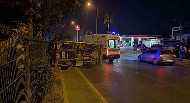 Gazipaşa'da devrilen kamyonetin sürücüsü ve eşi yaralandı
