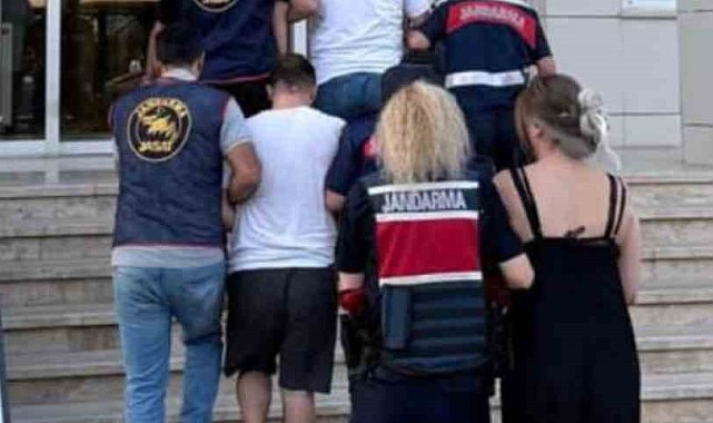 Gazipaşa'da jandarmadan kaçan 3 şüpheli yakalandı