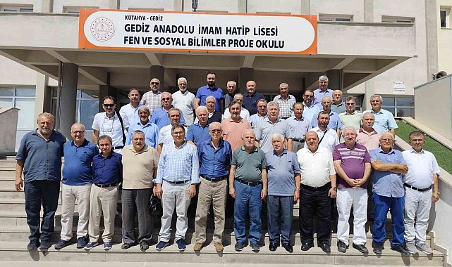 Gediz Anadolu İmam Hatip Lisesi mezunları geleneksel buluşmada bir araya geldi