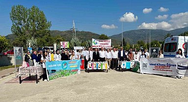 Geleceğin sağlıkçıları da yürüyüşe katıldı