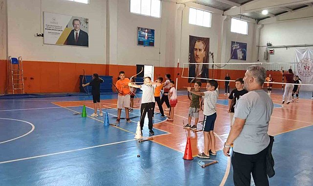 Geleneksel Türk okçuluğu Sarıgöl'de canlanıyor